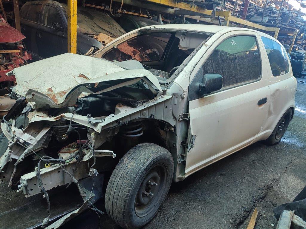  Toyota YARIS 2002    EN DESARME